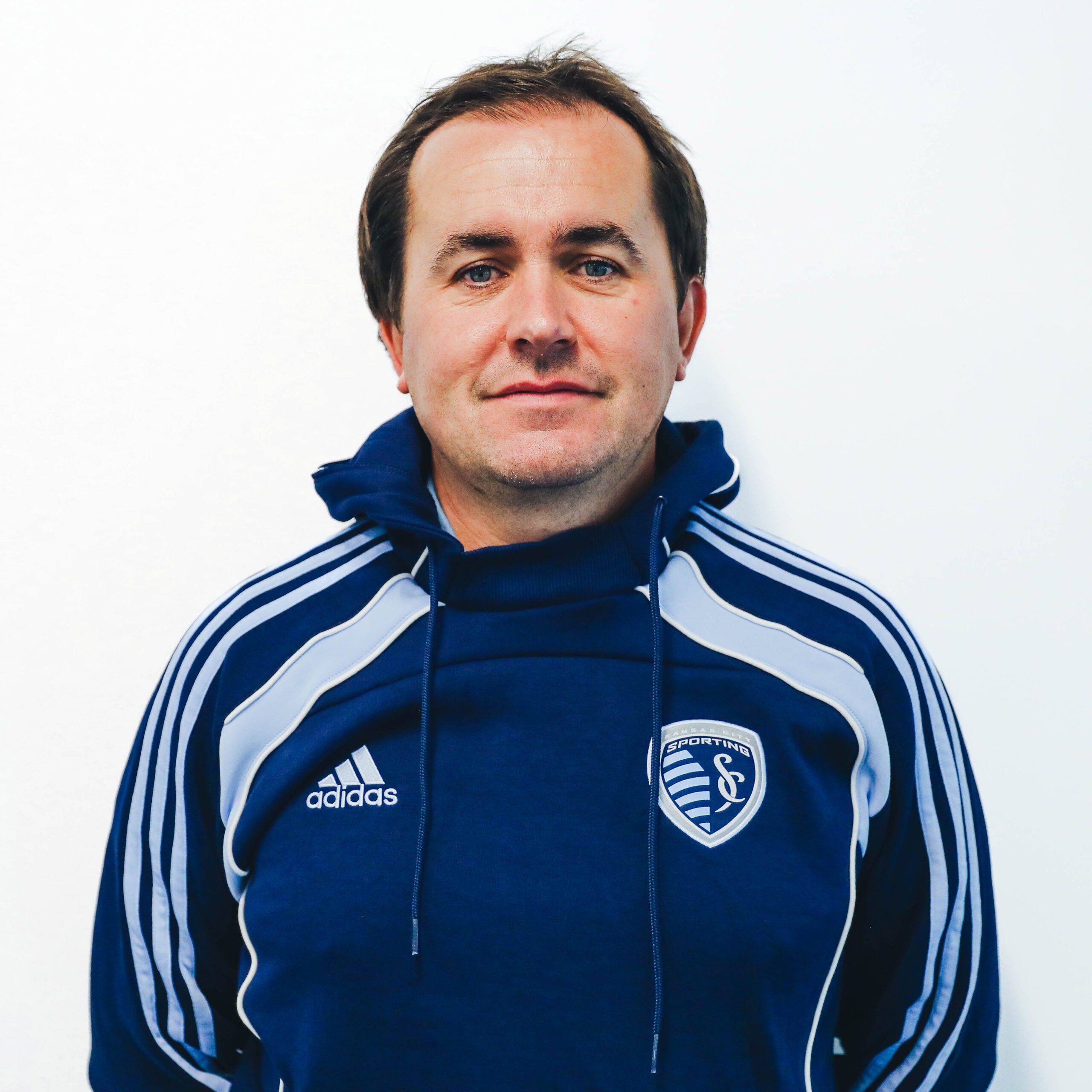 headshot of chris dean